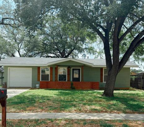 Pleasanton House | Cozy Pleasanton Cottage WeeklyMonthly Options