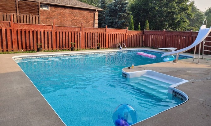 Barrie House | Cozy Pool Retreat in Barrie