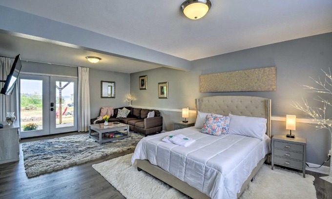 South Colby Apartment | Cozy Port Orchard Home with Grill and Fire Pit!