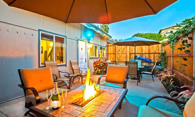 Beach Barber Tract House | Cozy & Private - 2 Br 2 Ba -Patio, Firechat-AC- Private parking 2 blks to beach