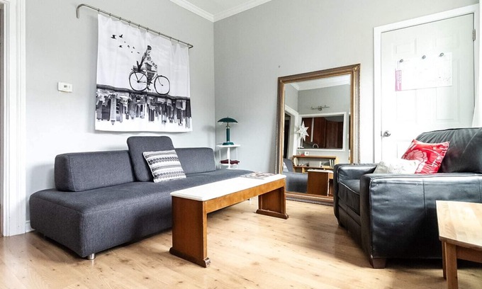 Kirkendall North Bed & Breakfast | Cozy Private Suite in the heart of Downtown Hamilton
