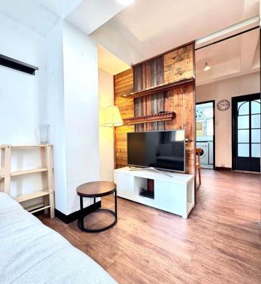 Sai Ying Pun Apartment | Cozy & Quiet 1BR - Sai Ying Pun