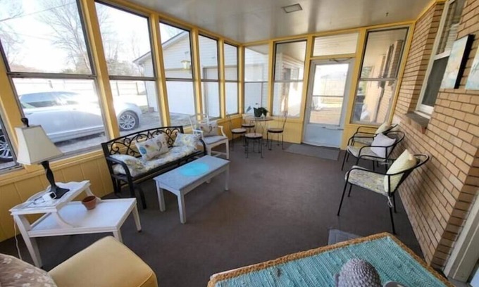 Columbus House | Cozy, quiet 3 bdrm home nearby local amenities