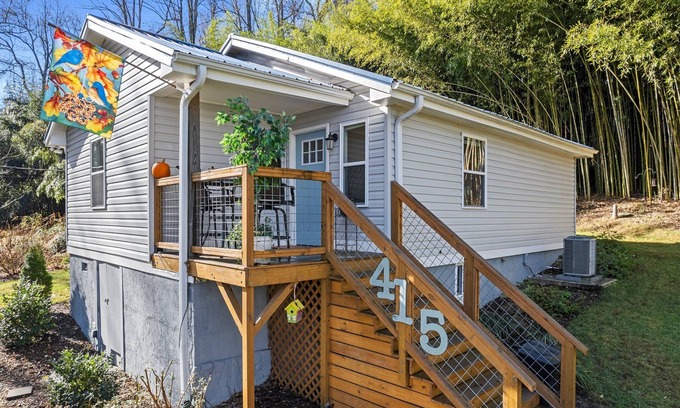Hendersonville House | Cozy, quiet, yet close to downtown, super-fast 1G Internet