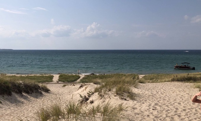 Charlevoix Cottage | Cozy relaxing getaway - Great trails, sunsets, dunes, jacuzzi tub, beach