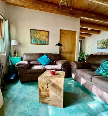 Taos House | Cozy & Relaxing Near Taos Plaza