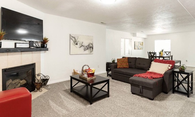 Lehi Apartment | Cozy remodel Bsm Apt @silicone slopes 20 min to Sundance resort