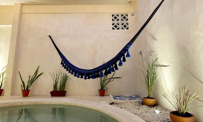 Centro House | Cozy renewed! Family-sized house with pool & art inspiration.
