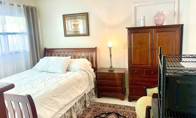 Cypress Point Apartment | Cozy Renovated Efficiency in Pompano Beach!