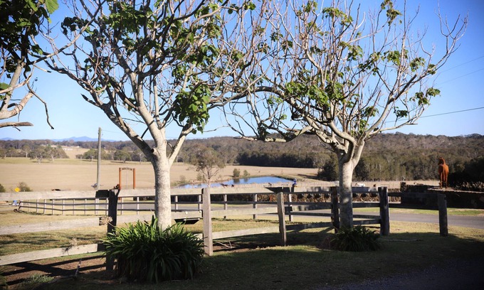Meringo Other | cozy retreat located on the south coast of NSW, nfarm and ocean views,