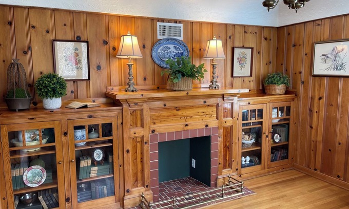 Gold Hill House | Cozy Rogue Bungalow in beautiful Rogue River Valley! n