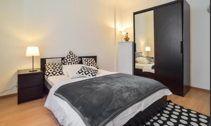 Heslach House | Cozy Room in Stuttgart near Center with shared Bathroom and Kitchen