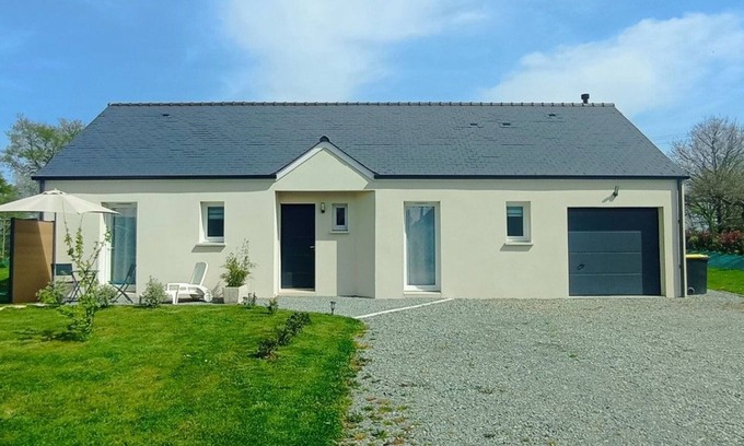 Missillac Bed & Breakfast | Cozy room with private terrace and wifi in Missillac