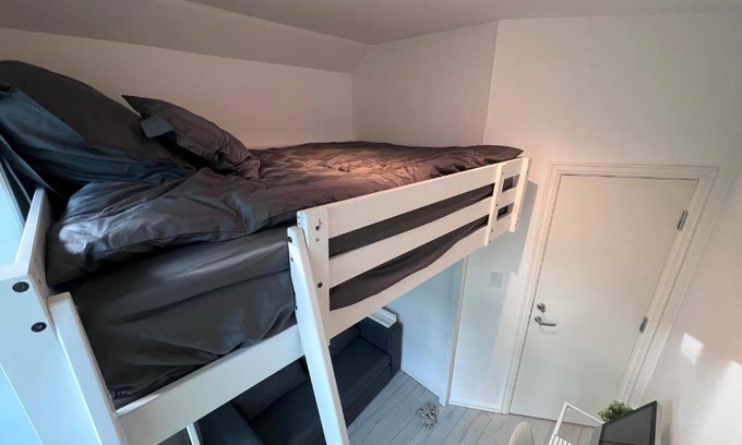 Grunerlokka House | Cozy room with smart solutions Grunerløkka Central Happy Days