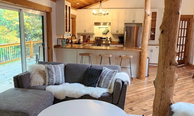Yellow Point House | Cozy rustic modern retreat
