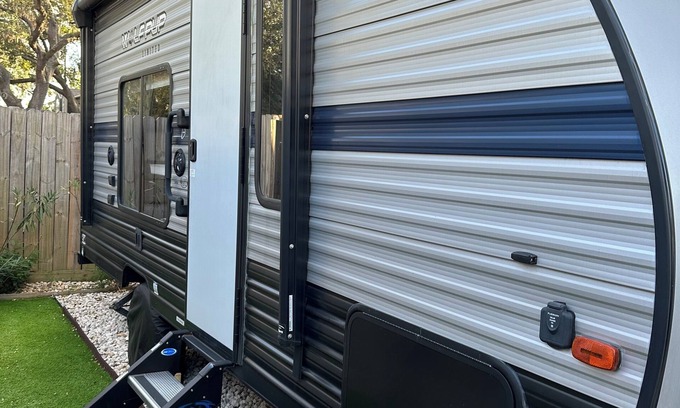 Courier City - Oscawana House | Cozy RV in Tampa, Hyde Park area with WiFi, AC. Close to UT, downtown.