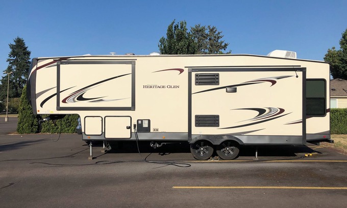 Cheyenne House | Cozy RV with 2 sleeping areas & WiFi, AC in Cheyenne or your favorite camp site.