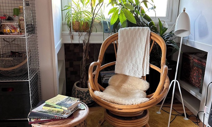 Fraserview Apartment | Cozy Scandi Style Loft on top Level Character House