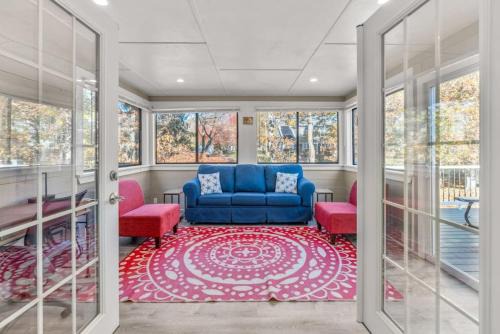 Hyannis House | Cozy Spacious Home Walk to the Beach and 1 Mile to Downtown Hyannis