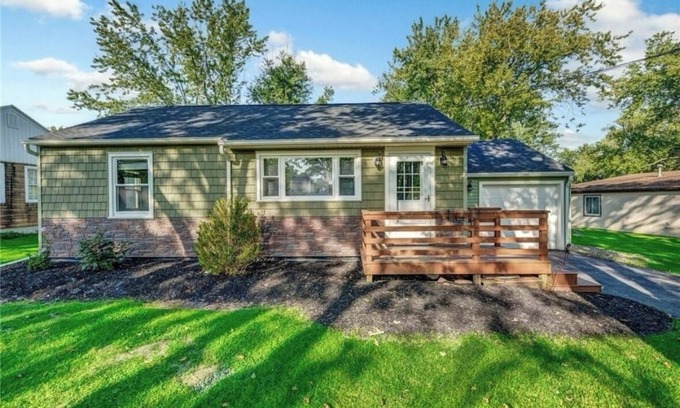 Orchard Park House | Cozy Stay at Home in Orchard Park- Near Bills Stadium