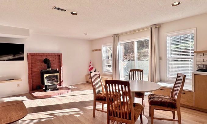 Regional District of Nanaimo House | Cozy Stay with Sauna in North Nanaimo