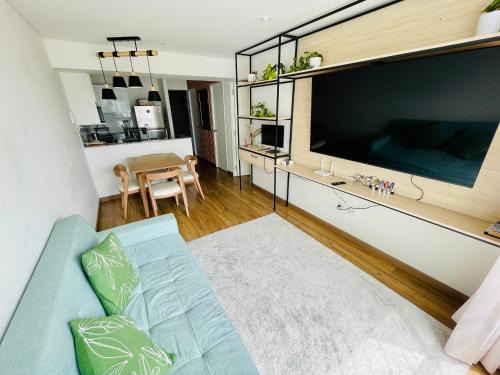 San Isidro Apartment | Cozy Studio Apt -Work, Relax & Explore