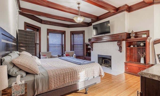 East Avenue Apartment | Cozy studio in enchanting Rochester