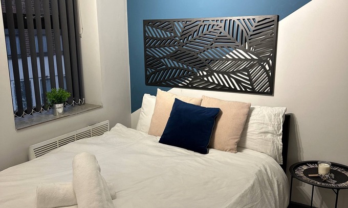 Sheffield City Centre Apartment | Cozy Studio in the City Centre 5 minutes from bars and restaurants!