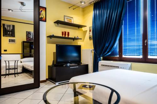 Milan Apartment | Cozy Suite Rogoredo Apartment next to the metro and train station