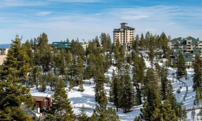 Tahoe Village Apartment | Cozy Suite with Access to Pool, Hot Tub