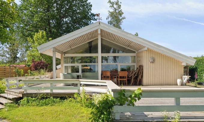 Strøby Ladeplads House | Cozy summer house with full sea view