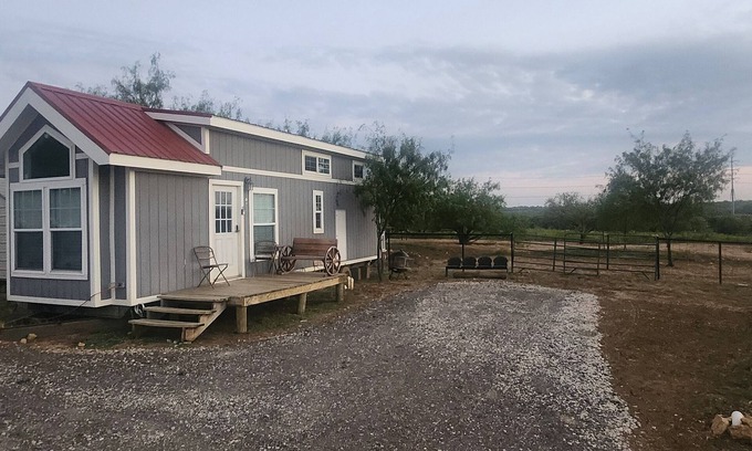 Midlothian Cabin | Cozy Timy house 1-bedroom, 2-loft cabin in with full bath and kitchen on a farm!