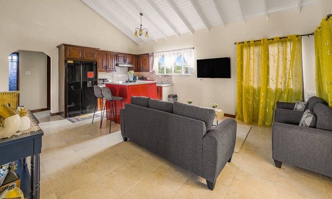 Christie Apartment | Cozy Two Bedroom Apartment Available for Rent in Holetown Area