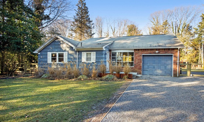 Brookhaven House | Cozy two-bedroom cottage in Long Island's bucolic Brookhaven Hamlet