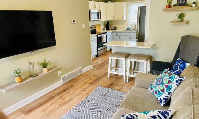 St. Charles House | Cozy Unit on Historic Main Street