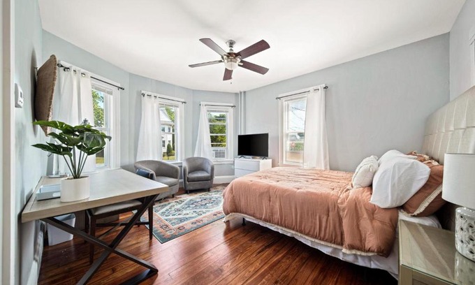 Oak Square Apartment | Cozy Up in 5BR Apt Near Charming Oak Square