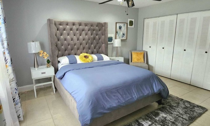 Boca Raton House | Cozy Vacation Spacious 5-bed/3bath that comfortably sleeps 11 people in Boca.