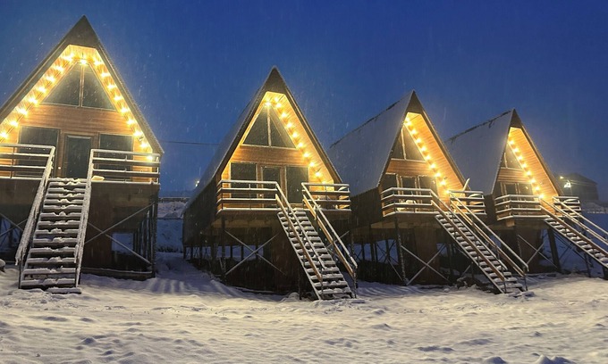 Kazbegi Cottage | cozy winter cottage in picturesqueue Gudauri with WiFi, near ski slopes