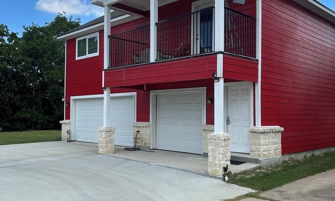 MacGregor Apartment | Cozy2-Bedroom APT, AC, WiFI, 1m UH, 2mMuseums, Zoo, Medical Center, NRG.Downtown