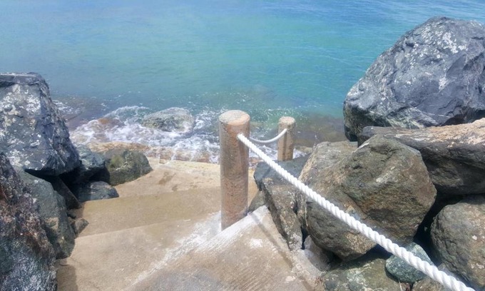 Punta Las Marias Apartment | CozyBeach large 1BdrApt 50 steps from Atlantic Ocean private street between Ocean Park & Isla Verde 5 mins from Airport