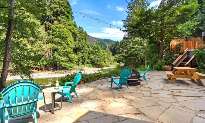 Cazadero Cabin | CozyCreekCabin~Comfy & Enchanted Creekside Cabin!Ocean&Wineries/WiFi/Pup/HtTb