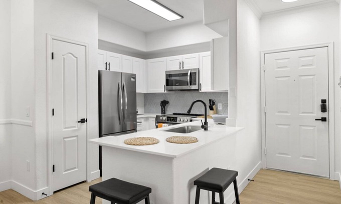 Chandler Apartment | CozySuites at Chandler