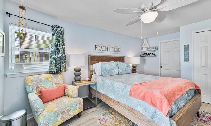 Historic Downtown Melbourne Apartment | Crane Creek Inn Manatee Suite: Waterfront Pool!