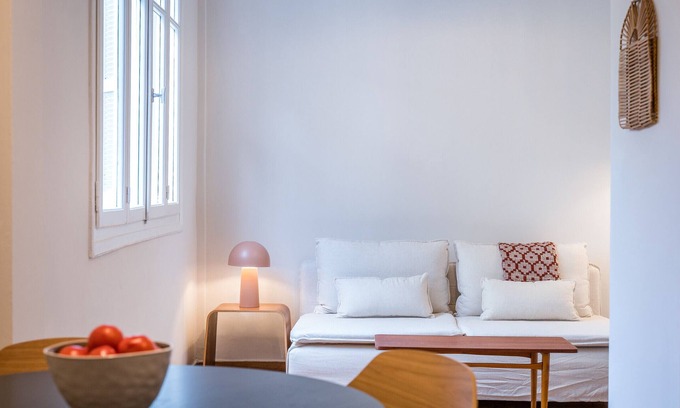 Kerameikos Apartment | Crane – Stylish Living in the Heart of Metaxourgeio