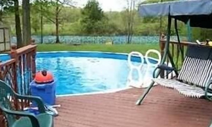 Meadville House | Crawford's Great Lake Escape & Accommodations - Conneaut Lake