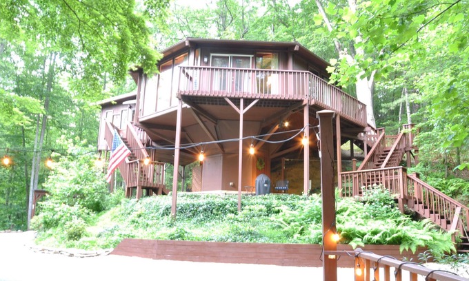 Bryson City House | Create fond Smoky Mtn. memories in a boutique home just outside Bryson City, NC