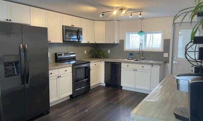 Ishpeming House | Created for Adventurers! GREAT Reviews. FREE self serve Breakfast