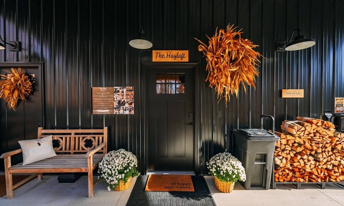 Logan Cabin | Creative Cabins - Hayloft