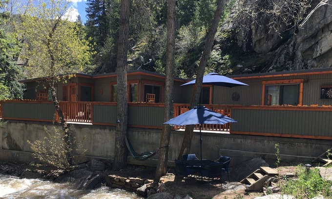 Boulder House | Creek side Home less than 10 minutes from Boulder