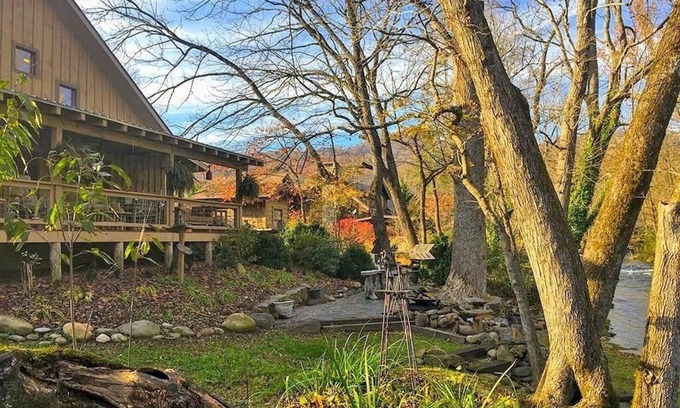 Bryson City House | Creekfront Retreat Hot Tub Pool Table Near Town/National Park Rejuvenate
